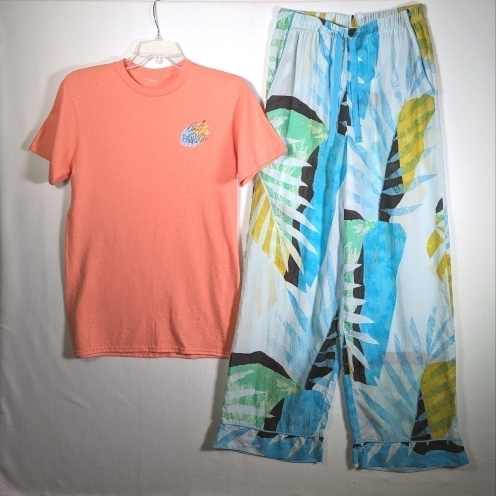 "LOST in Paradise" Pajama Set XS